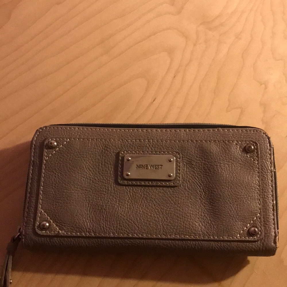 Nine West wallet